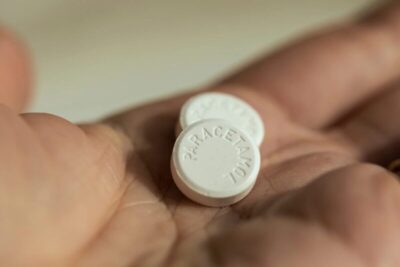Ministério da Saúde desmente relação entre paracetamol e autismo