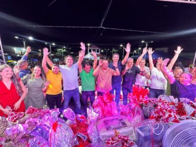 Júnior Lourenço fortalece homenagem às mães na maior festa da cidade