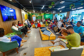 Diretora de Comunicação da Alema discute gestão da comunicação em roda de conversa com estudantes de jornalismo