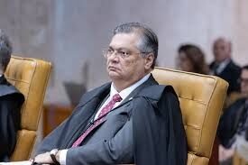Dino suspende emendas pix de municípios após indícios de irregularidades