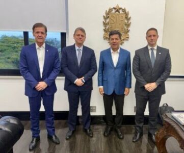 Aluísio Mendes se encontra com Tarcísio de Freitas para discutir PEC da Segurança