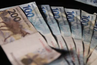 Serasa abre um dia de negociação de dívidas
