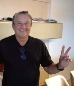 Zé Reinaldo tem alta e seguirá tratamento contra o câncer