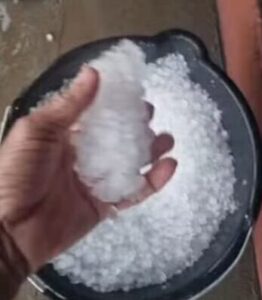 Riachão tem chuva de granizo durante temporal no Sul do Maranhão