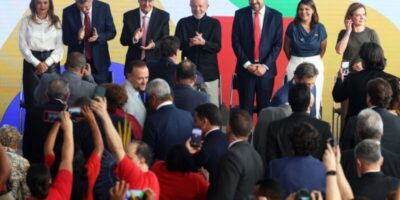 Cabeça do crime organizado não está no barraco da favela, diz Boulos