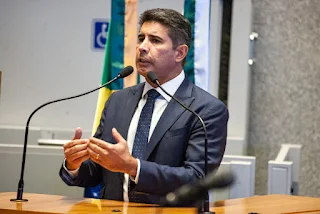 Deputado Roosevelt enfrenta resistência contra projeto de lei que propõe a instalação de câmeras nas escolas públicas do DF