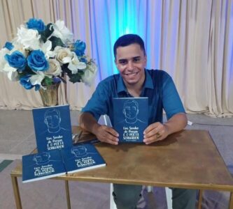 Livro de poeta timonense será enviado para Shanghai, na China, para exposição internacional