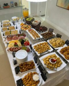 Prefeito de Açailândia firma contratos de quase R$ 900 mil para serviços de lanches, coffee break, coqueteis e buffet