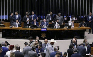 Lula exonera indicados do Centrão após derrubada de MP no Congresso, mas preserva afilhados de Lira