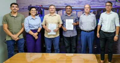 Prefeito Rafael Brito assina contrato para implantação da bilhetagem digital em Timon