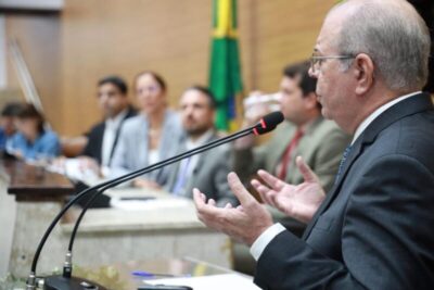 Em palestra sobre disputas territoriais, na Assembleia Legislativa de Sergipe, Hildo Rocha defende participação popular e segurança jurídica