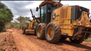 Prefeitura de Pinheiro intensifica recuperação de estradas vicinais, com frentes de trabalho em diversas regiões