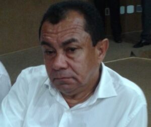 SEM FORÇA NA POLÍTICA DO MUNIM!! Ex Prefeito Afonso celso marca reunião em sua casa em Presidente Juscelino e aparecem três carros: um da EQUATORIAL para cobrar a energia