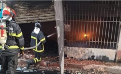 Bombeiros controlam incêndio em prédio no Centro de São Luís