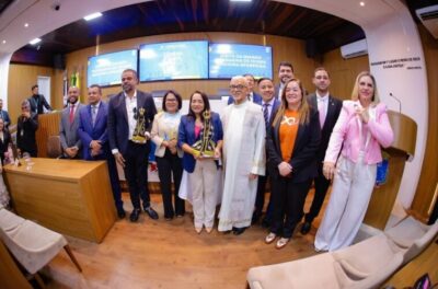Câmara Municipal de São Luís recebe imagem da Padroeira do Brasil