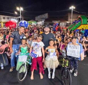 Wendell Martins leva “Mundo Mágico nas Comunidades” a Vila Luizão com diversão, teatro e premiação para crianças