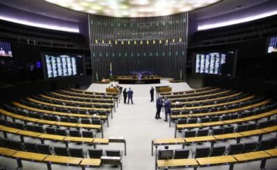 Deputados aprovam urgência para projeto que cria adicional para servidores do Judiciário; acompanhe