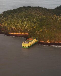 Fernando Braide volta a denunciar precariedade do transporte aquaviário após encalhe do ferry Cidade de Araioses