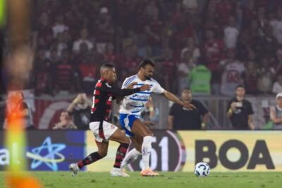 Samuel Lino oscila e vira alvo de críticas após empate do Flamengo com Cruzeiro
