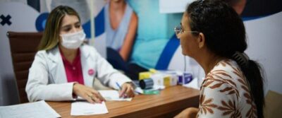 Ação Social encerra o Outubro Rosa com serviços gratuitos e presença da Carreta da Mulher