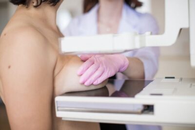 Mulheres a partir dos 40 anos passam a ter direito à mamografia pelo SUS