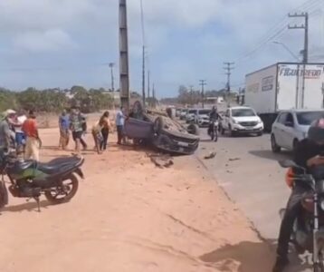 Carro capota em trecho de obras da MA-204 entre Araçagi e Beira Rio