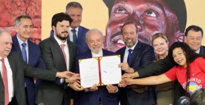 Lula sanciona o programa Luz do Povo em benefício de 115 milhões de brasileiros