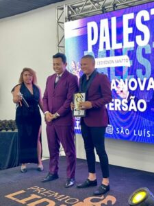 Por votação popular , Davi Max recebe o prêmio de melhor Assessor de Imprensa 2025