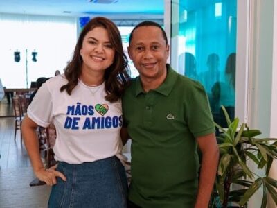 Marcos Castro é surpreendido por homenagem de um grupo de amigos