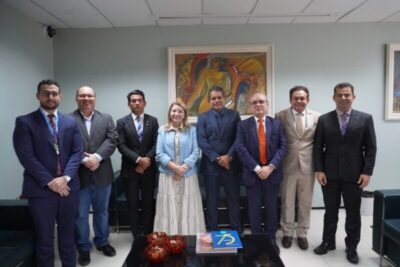 Iracema Vale e comissão da Alema discutem com MP soluções para convocação de concursados da PM