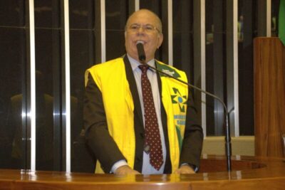 Hildo Rocha celebra Dia dos Agentes de Saúde e anuncia fim de bater ponto, através de projeto de lei de sua autoria