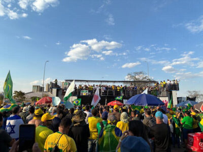 Depois que Trump beijou a mão de Lula, esquece!!! Bolsonaristas fazem ato por anistia na Esplanada dos Ministérios