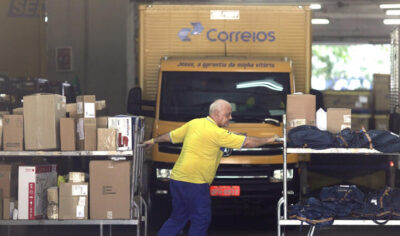 Falindo todas!!! Correios são apenas uma das estatais com prejuízo no governo Lula