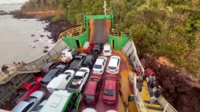 Ferryboat Cidade de Araioses encalha próximo ao Cujupe com 138 passageiros da Baixada Maranhense a bordo