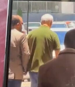 Vídeo: Arruda é expulso de igreja por pastores