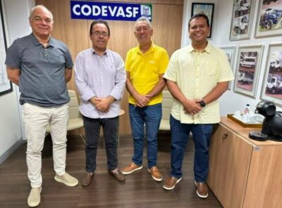 Prefeito de Viana debate estrada da Galega na Codevasf