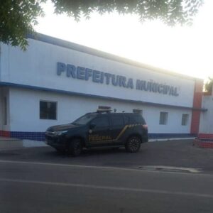 PF afasta prefeito de São Benedito do Rio Preto em operação sobre desvio do Fundeb