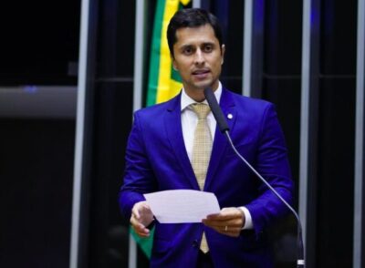 Duarte Jr. lidera aprovação da PEC 169 em prol dos professores