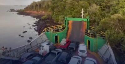 Ferryboat encalha na costa maranhense e deixa 138 passageiros à deriva
