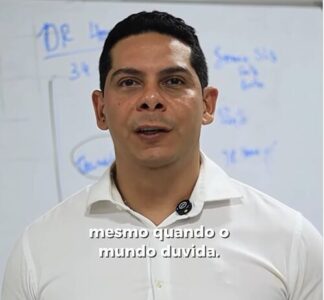 Homenagem de Paulo Marinho Jr. a professores revive passado de salários não pagos