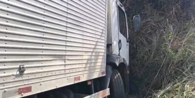 Caminhoneiro morre após passar mal e colidir com carretas na BR-316, em Bom Jardim
