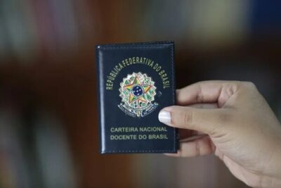 ATENÇÃO: Professores já podem emitir a Carteira Nacional Docente; saiba como solicitar o benefício