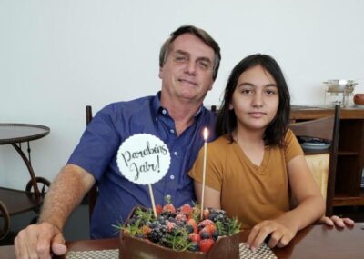 Moraes autoriza Bolsonaro a receber convidados para festa de aniversário de 15 anos da filha
