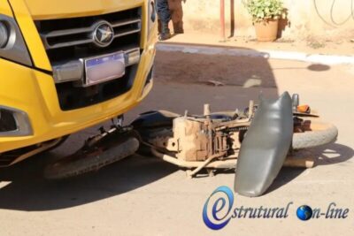 Acidente entre ônibus escolar e moto deixa mulher ferida na Cidade Estrutural