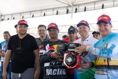 Governador Brandão acompanha 38ª edição da Regata de Canoa a Vela e a Remo e anuncia obras e ações em Tutóia