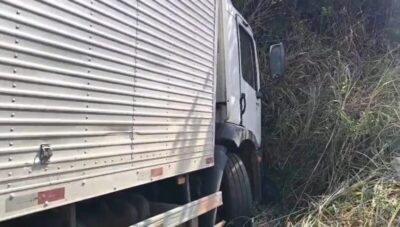 Caminhoneiro morre após passar mal e colidir com carretas na BR-316, em Bom Jardim