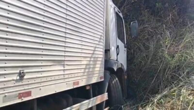 Caminhoneiro morre após passar mal e colidir com carretas na BR-316, em Bom Jardim