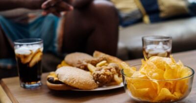 Mais da metade dos alimentos lançados são ultraprocessados