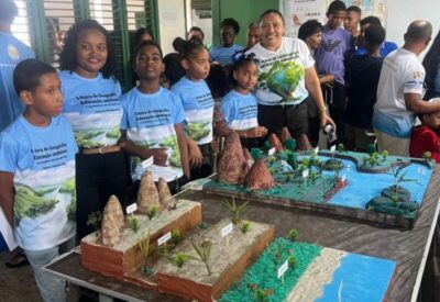 A Prefeitura de Central em parceria com a Secrearia da Educação realizaram Feira com o tema: Geografia e Educação Ambiental