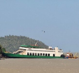 Ferry desencalha e acaba drama dos passageiros do “Cidade de Araioses”